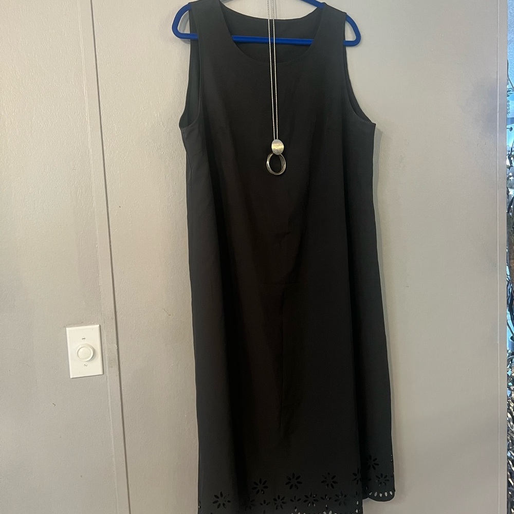 Elegant Black Sleeveless Dress